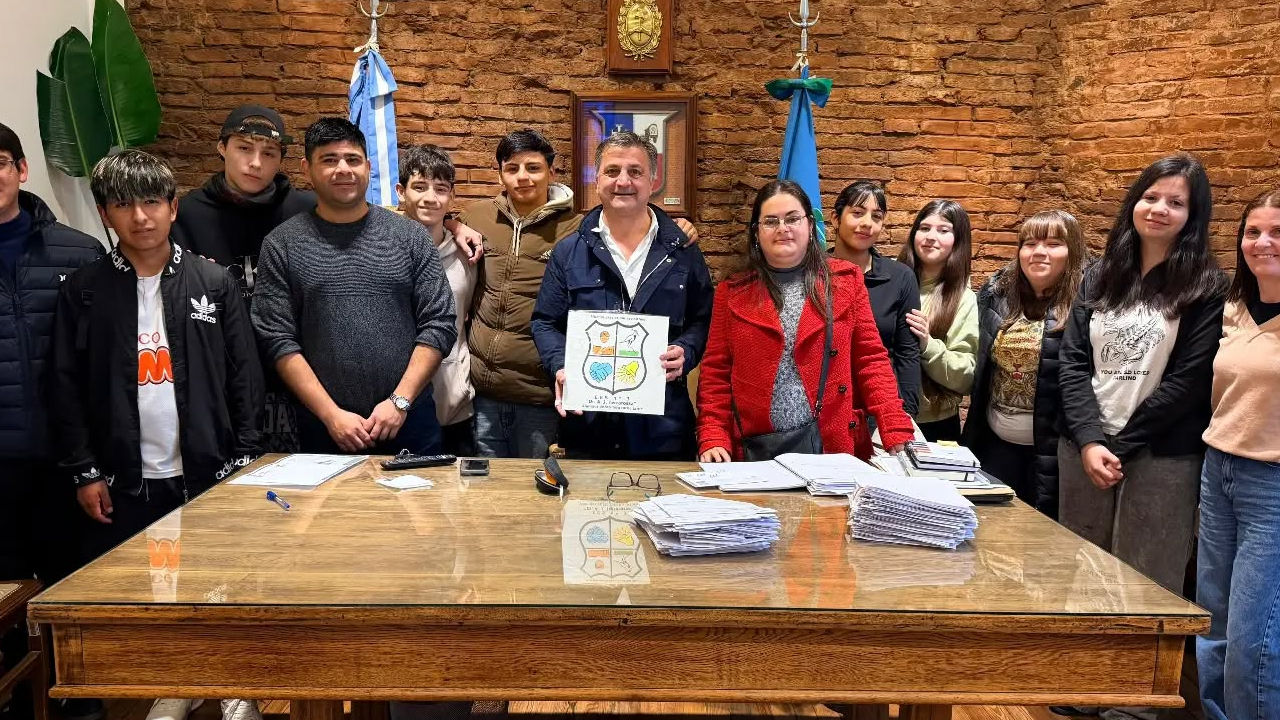 LUIS MARIANO MARTÍN RECIBIÓ A ESTUDIANTES 