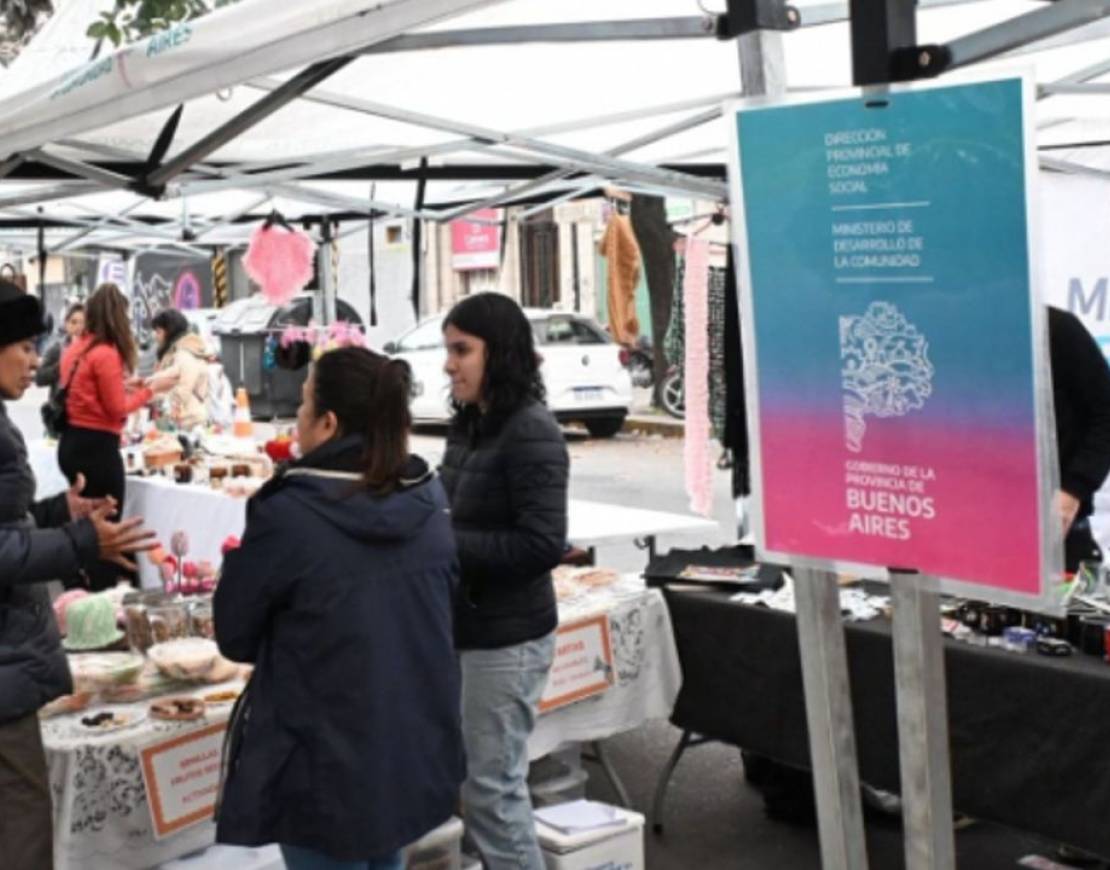 EL MERCADO DE PRODUCTORES FAMILIARES CONTINÚA RECORRIENDO LA PROVINCIA